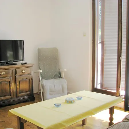 Mir Apartment
